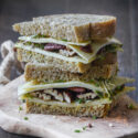 Sandwich con queso, nueces y salsa de mostaza {con y sin gluten}