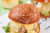 Hamburguesa de pollo con manzana y brie